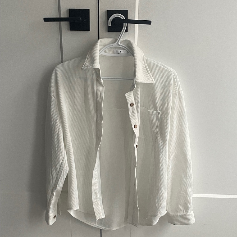 lightweight white button-down shirt (amazon) – size small